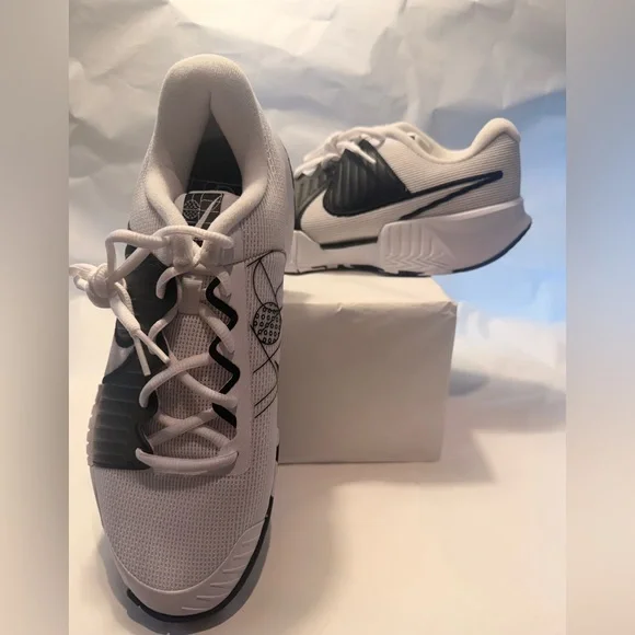 Nike Zoom Challenge
Women's Pickleball Shoes - Picture 3 of 6